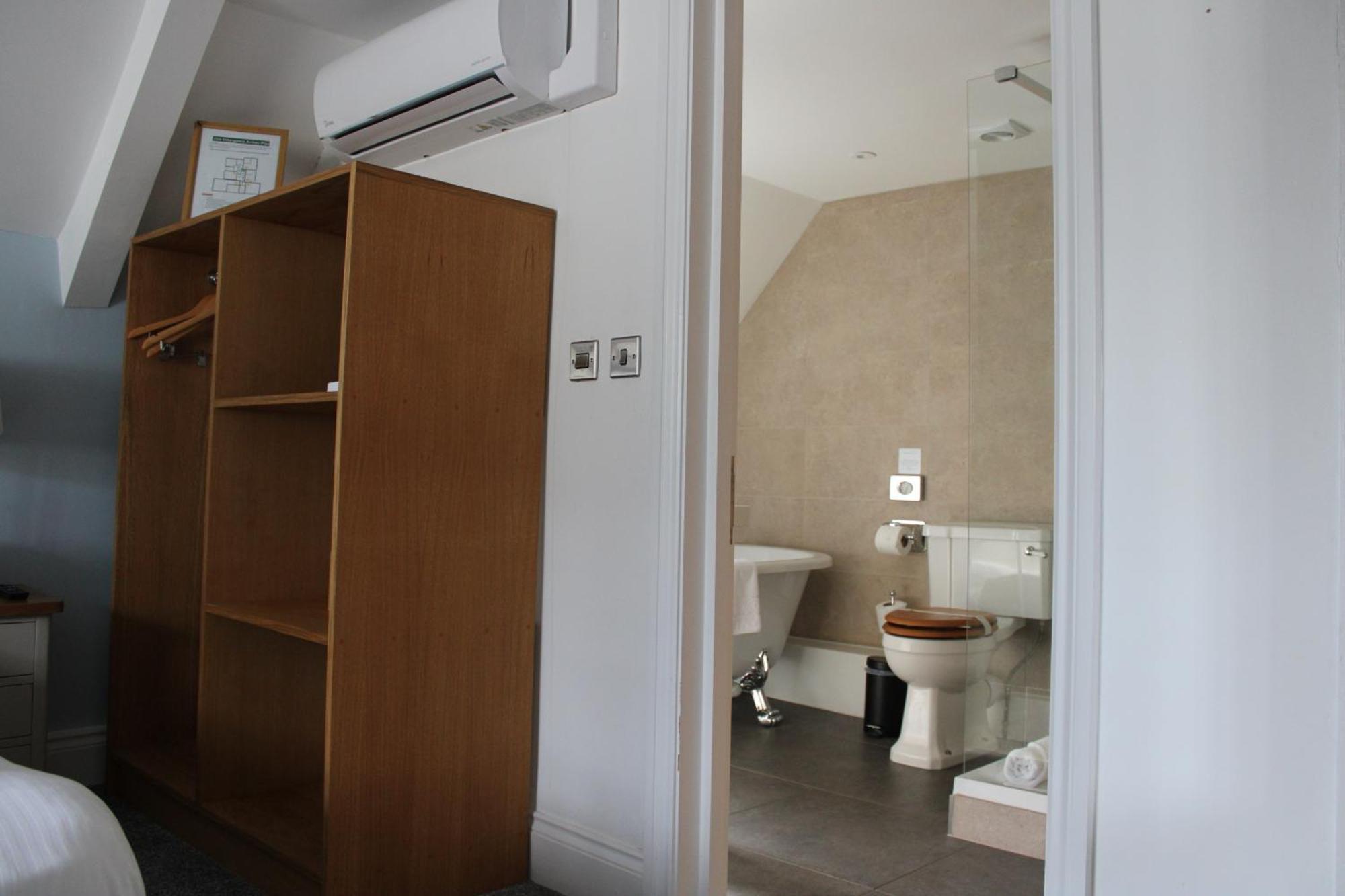 The White Lion Bed & Breakfast Вентнор Екстериор снимка